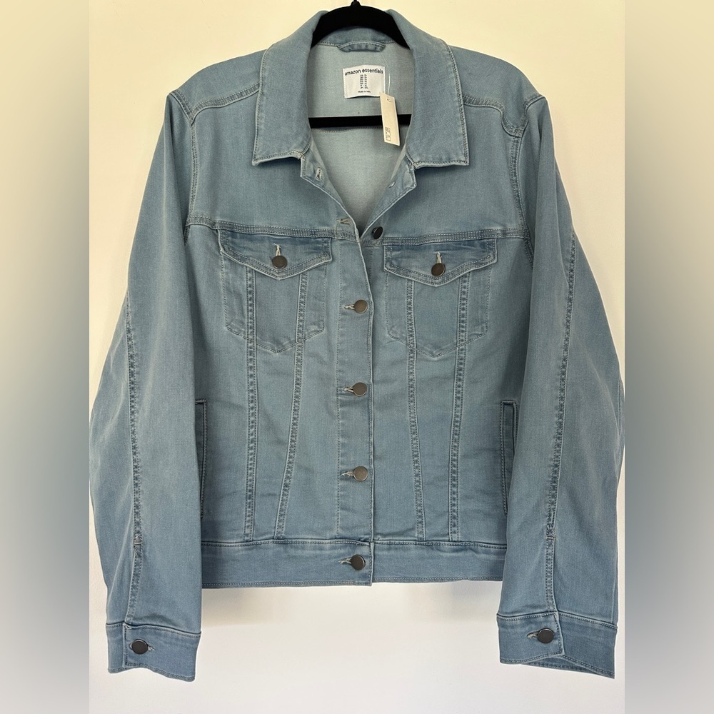Amazon Essentials Light Wash Denim Jacket Soft Stretch Button Front Size L